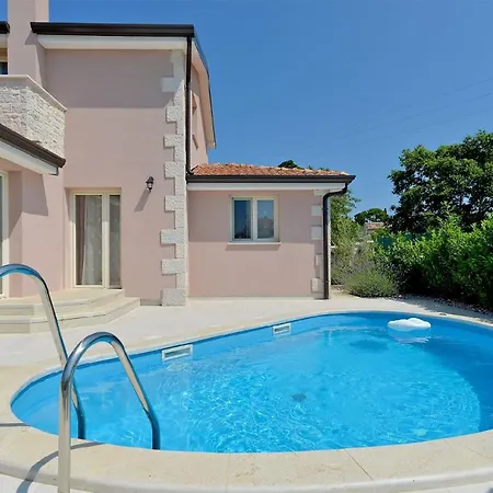 Mit Privatpool Fuer 8 Personen Ca 150 Qm In Vrznaveri, Istrien Istrische Riviera בית נופש