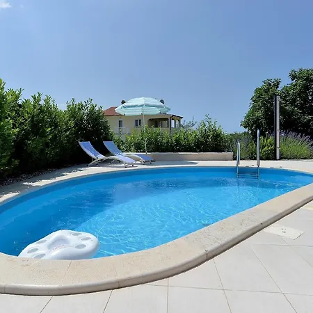 בית נופש Mit Privatpool Fuer 8 Personen Ca 150 Qm In Vrznaveri, Istrien Istrische Riviera *