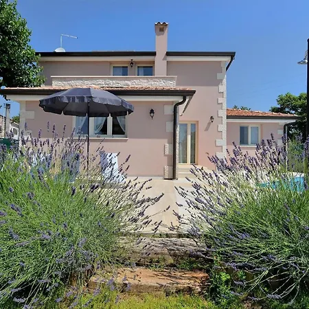 Mit Privatpool Fuer 8 Personen Ca 150 Qm In Vrznaveri, Istrien Istrische Riviera Hébergement de vacances *